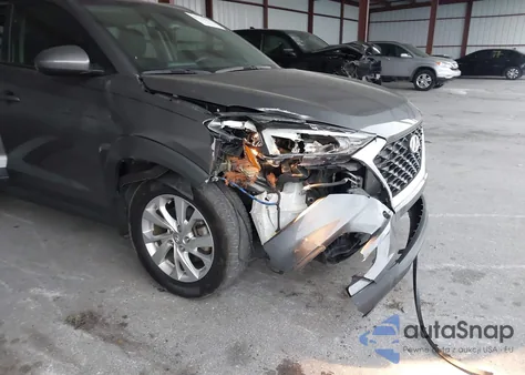 2021 Hyundai Tucson Value z USA, uszkodzony, nr VIN KM8J33A47MU309988